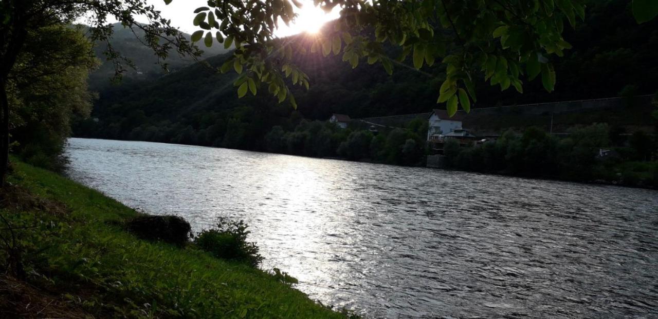 Apartmani Vila Na Drini Foca Luaran gambar