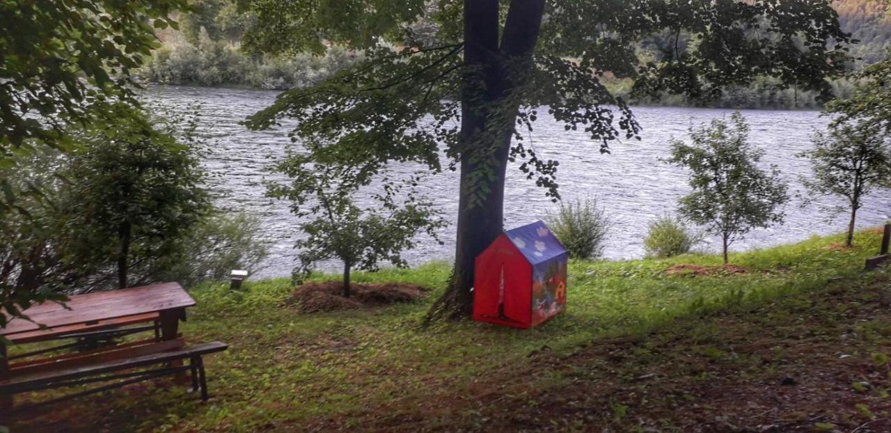 Apartmani Vila Na Drini Foca Luaran gambar