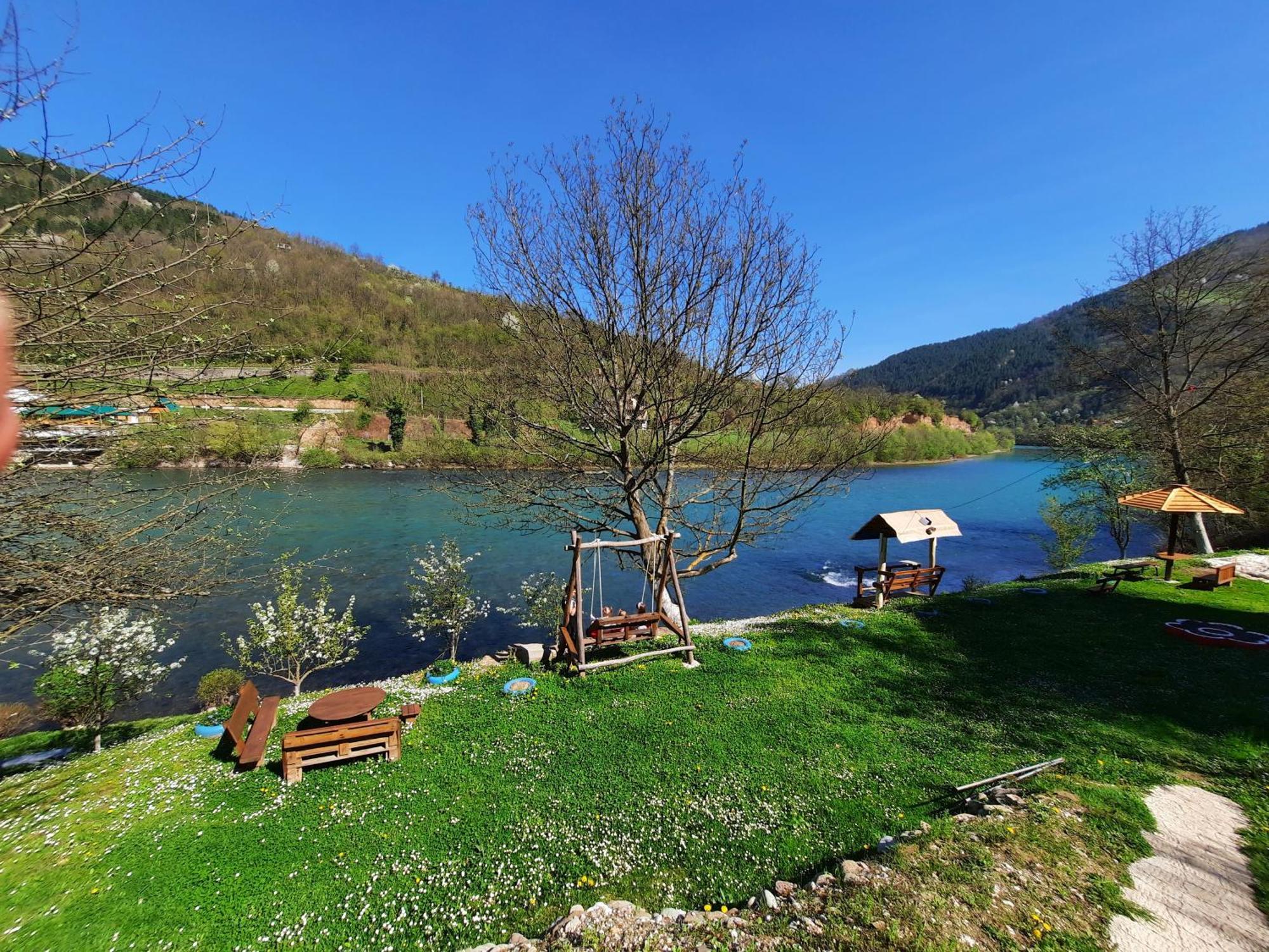 Apartmani Vila Na Drini Foca Luaran gambar